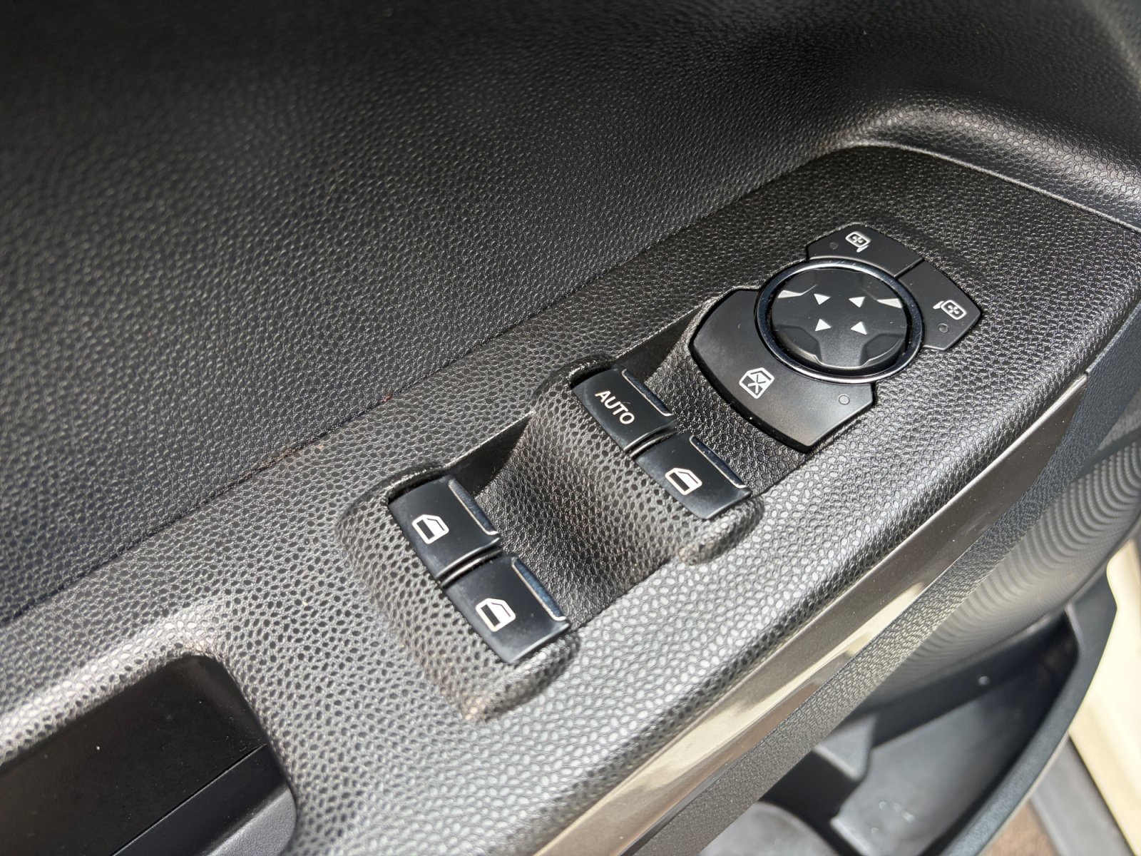 Used 2020 Ford EcoSport SE FWD image 11