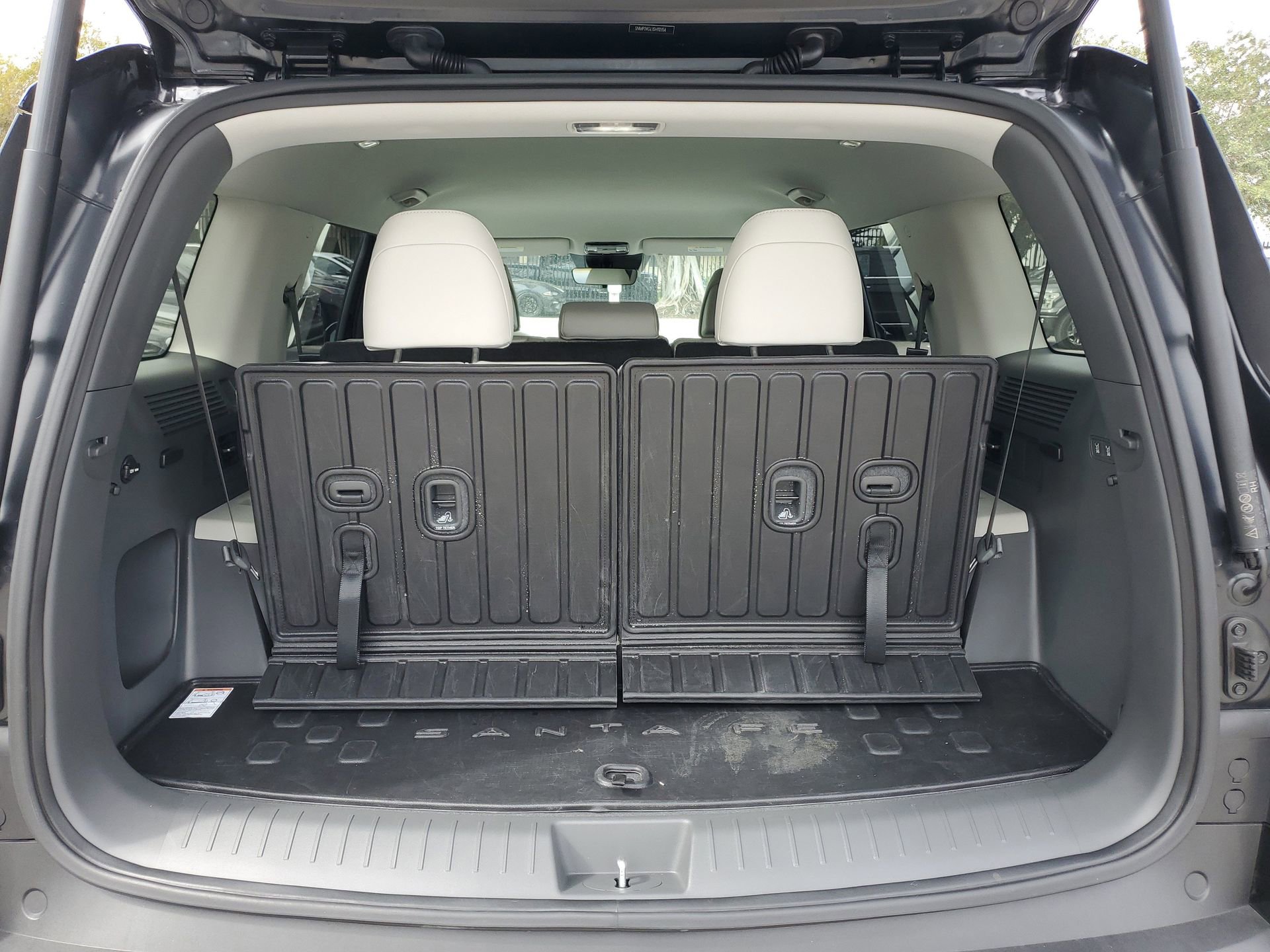 Used 2025 Hyundai Santa Fe SEL image 8