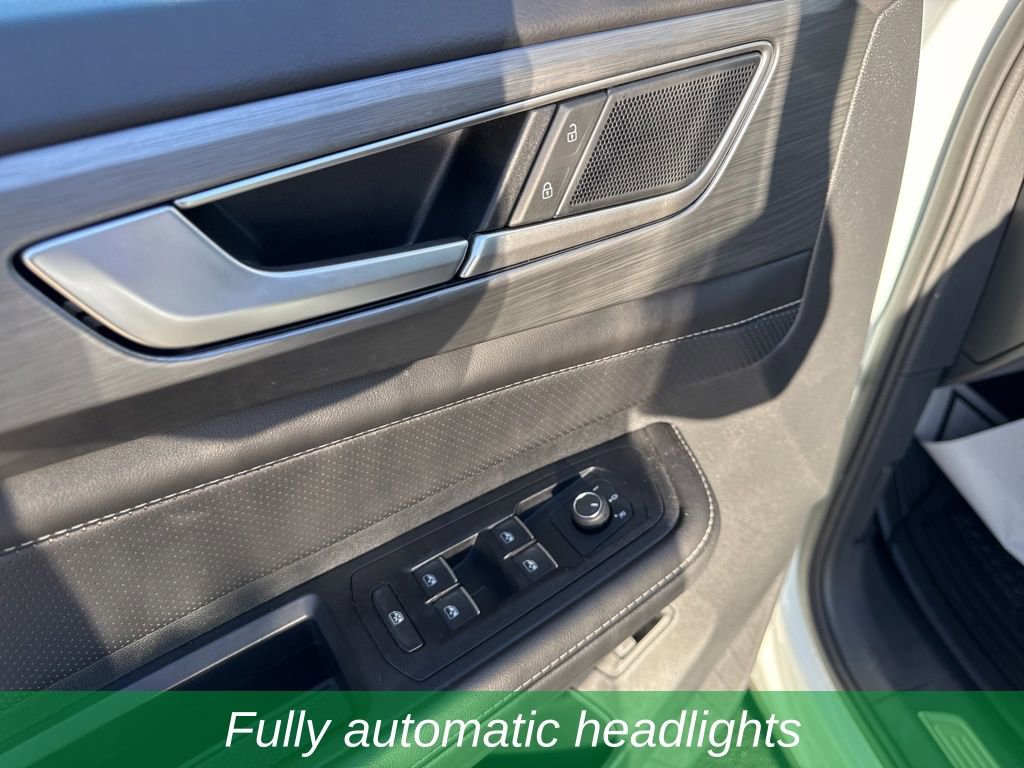 Used 2025 Volkswagen Atlas Cross Sport SE image 13