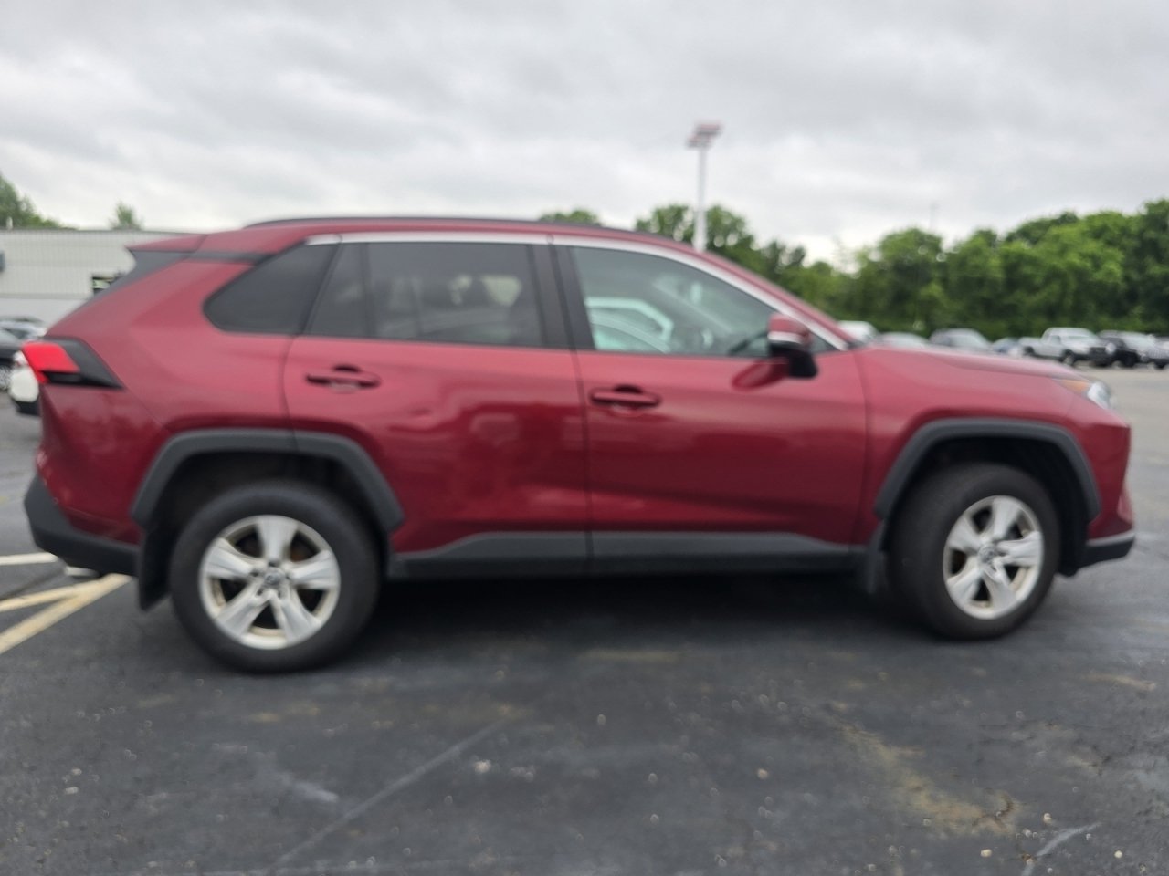 Used 2019 Toyota RAV4 XLE AWD/4WD image 8