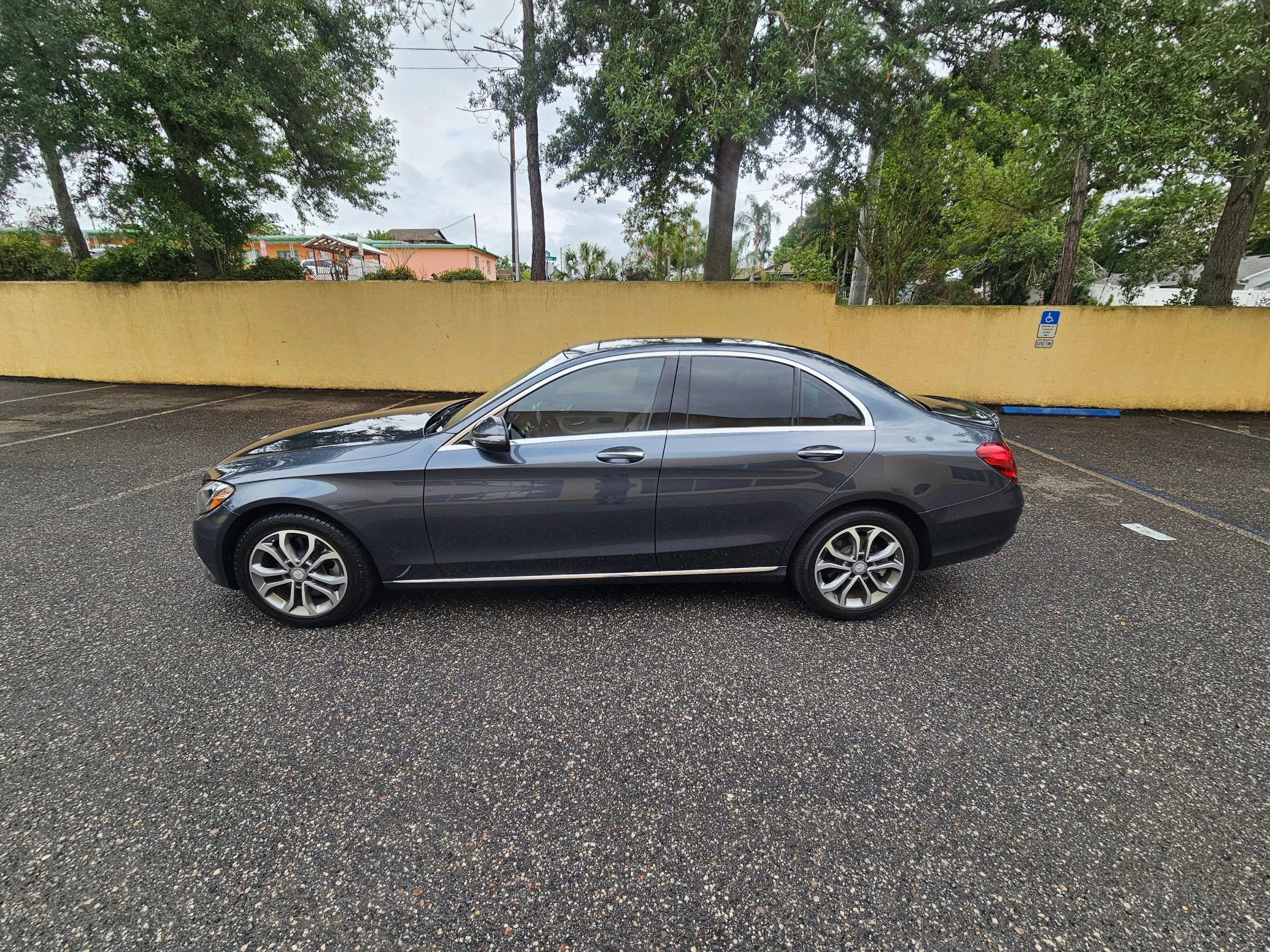 Used 2016 Mercedes-Benz C 300 4MATIC Sedan image 12