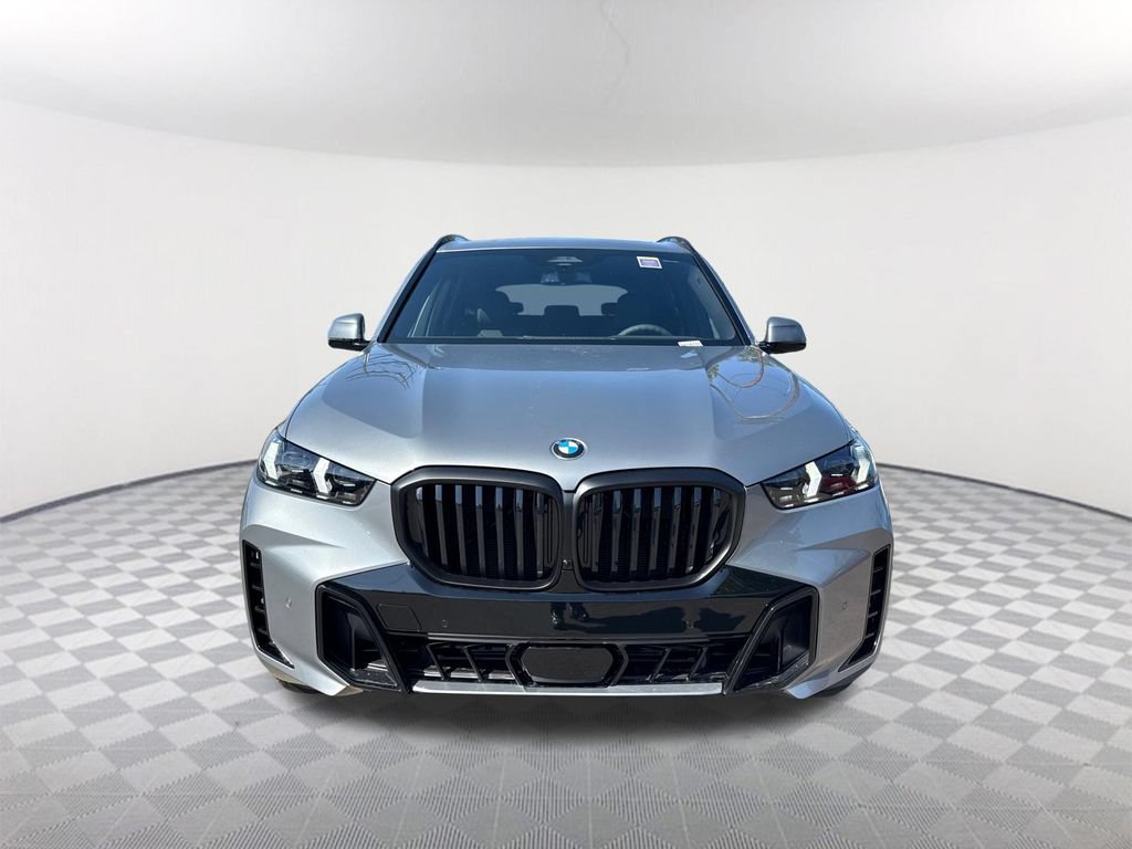 New 2026 BMW X5 xDrive40i w/ M Sport Package AWD/4WD image 2