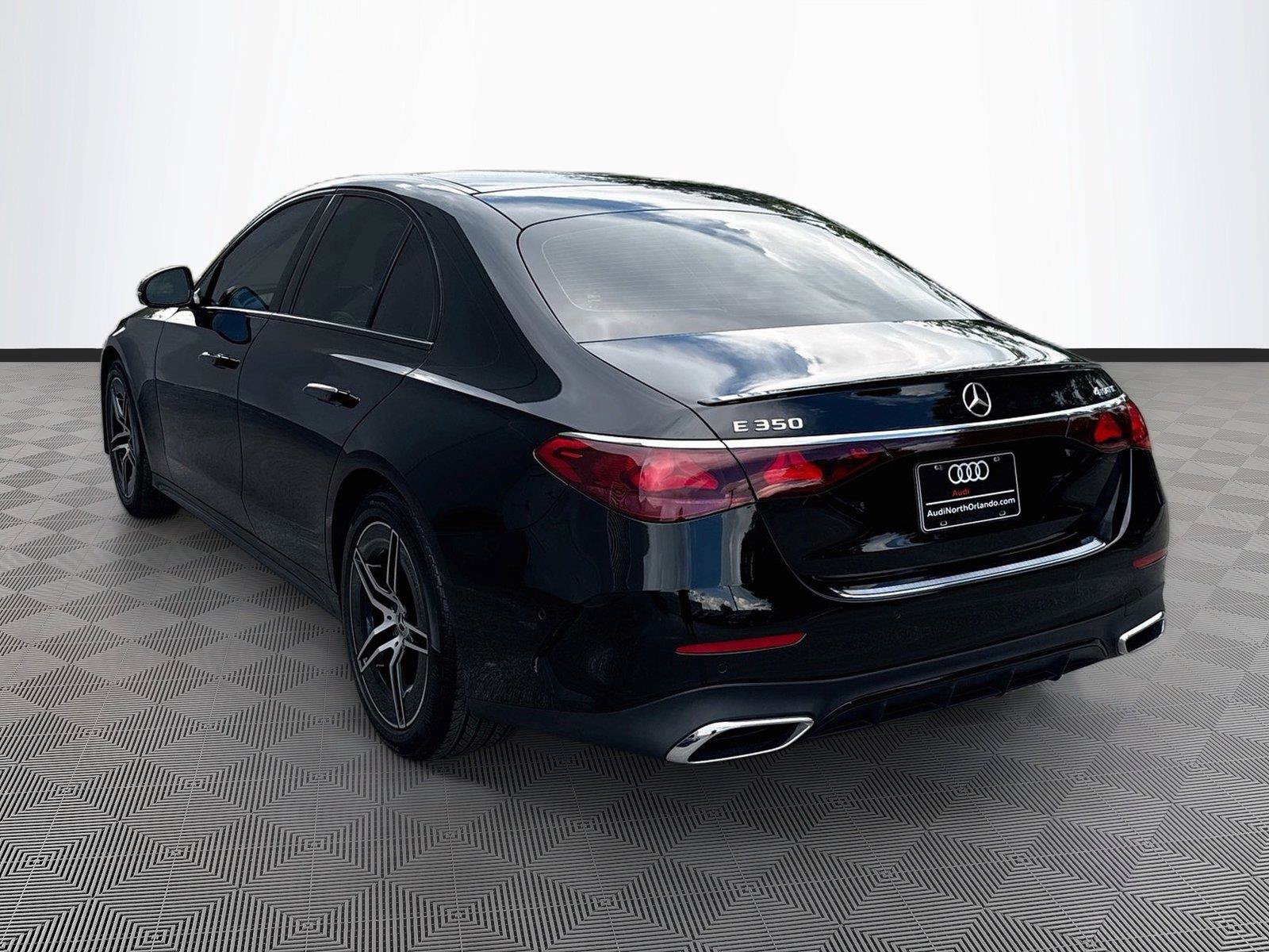 Used 2024 Mercedes-Benz E 350 4MATIC Sedan image 5