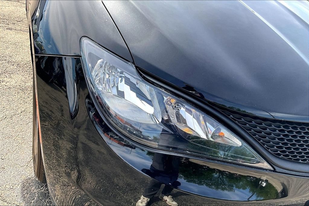 Used 2024 Chrysler Voyager LX FWD image 34
