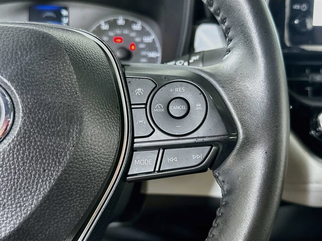 Used 2025 Toyota Corolla SE FWD image 24