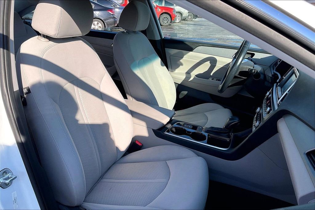 Used 2018 Hyundai Sonata SEL w/ Tech Package 02 FWD image 7