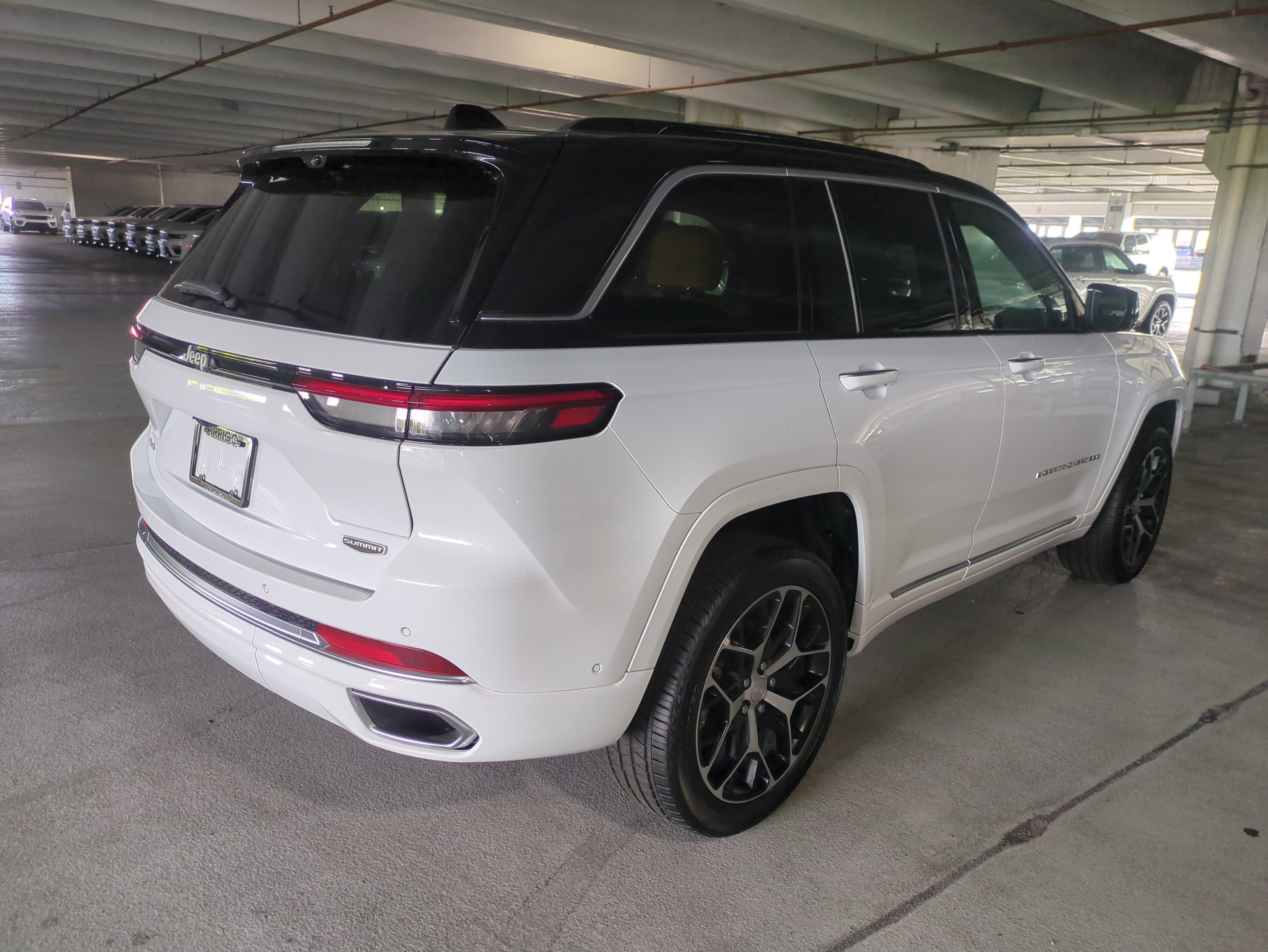 New 2025 Jeep Grand Cherokee Summit image 5