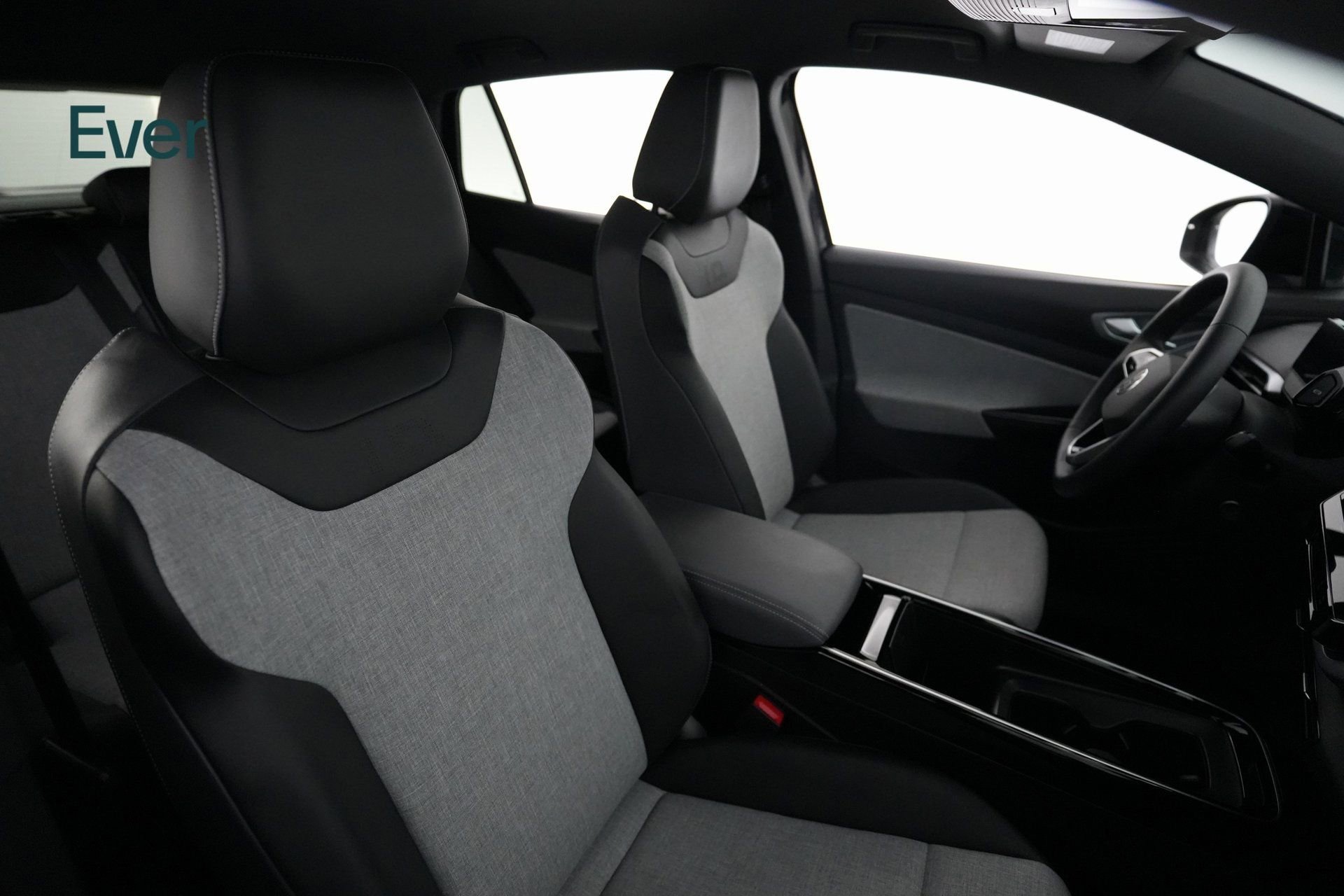 Used 2024 Volkswagen ID.4 2WD image 8