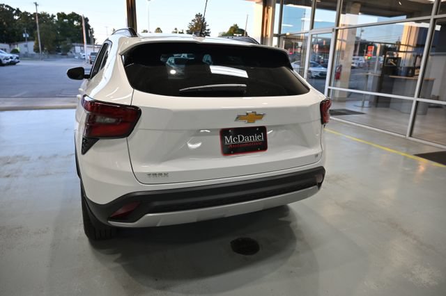 New 2026 Chevrolet Trax LT FWD image 6