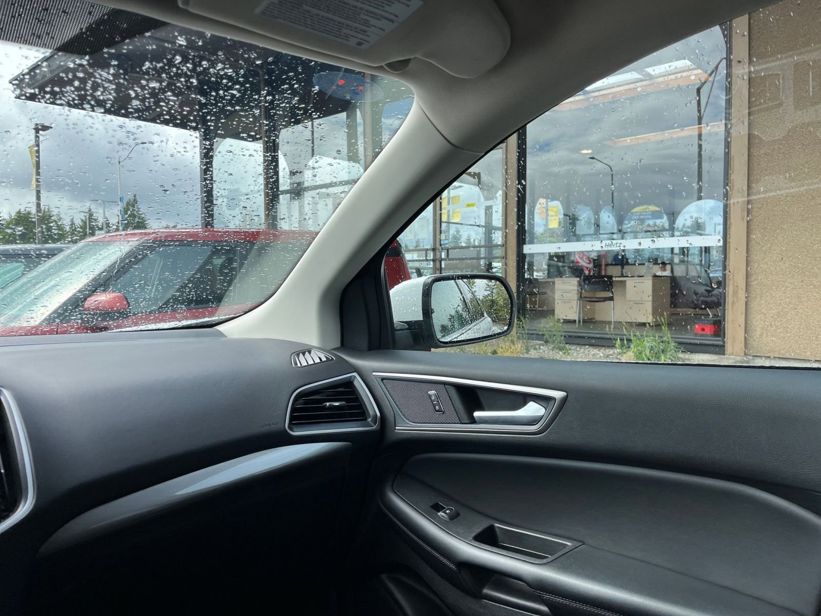 Used 2024 Ford Edge SEL image 35