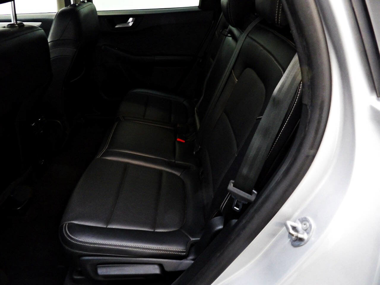 Used 2020 Ford Escape SEL image 10