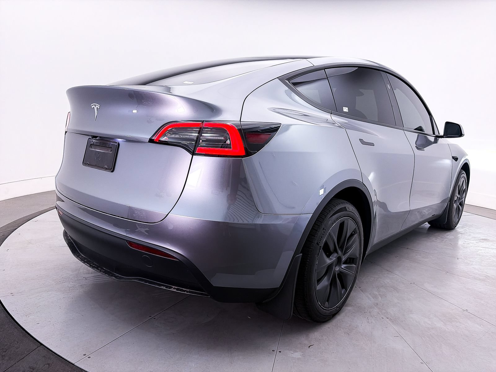 Used 2025 Tesla Model Y Long Range RWD image 15