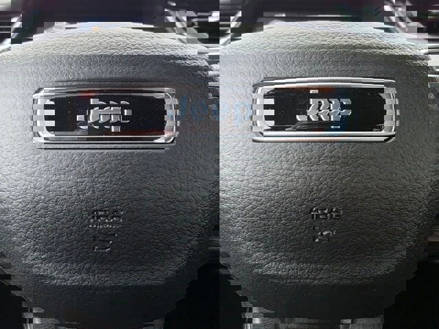 New 2025 Jeep Grand Cherokee L Limited w/ Trailer Tow Package image 15