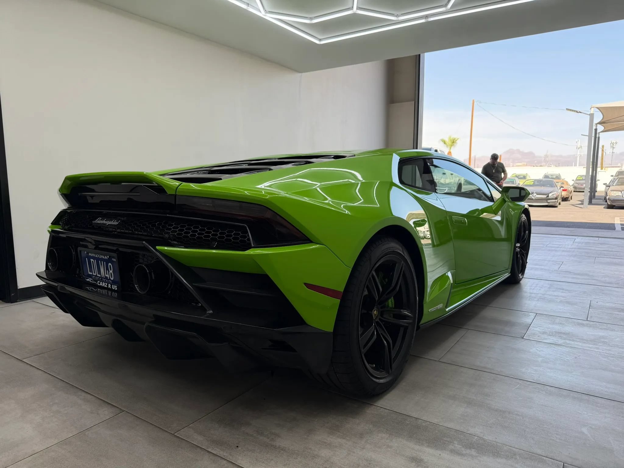 Used 2022 Lamborghini Huracan EVO RWD image 12