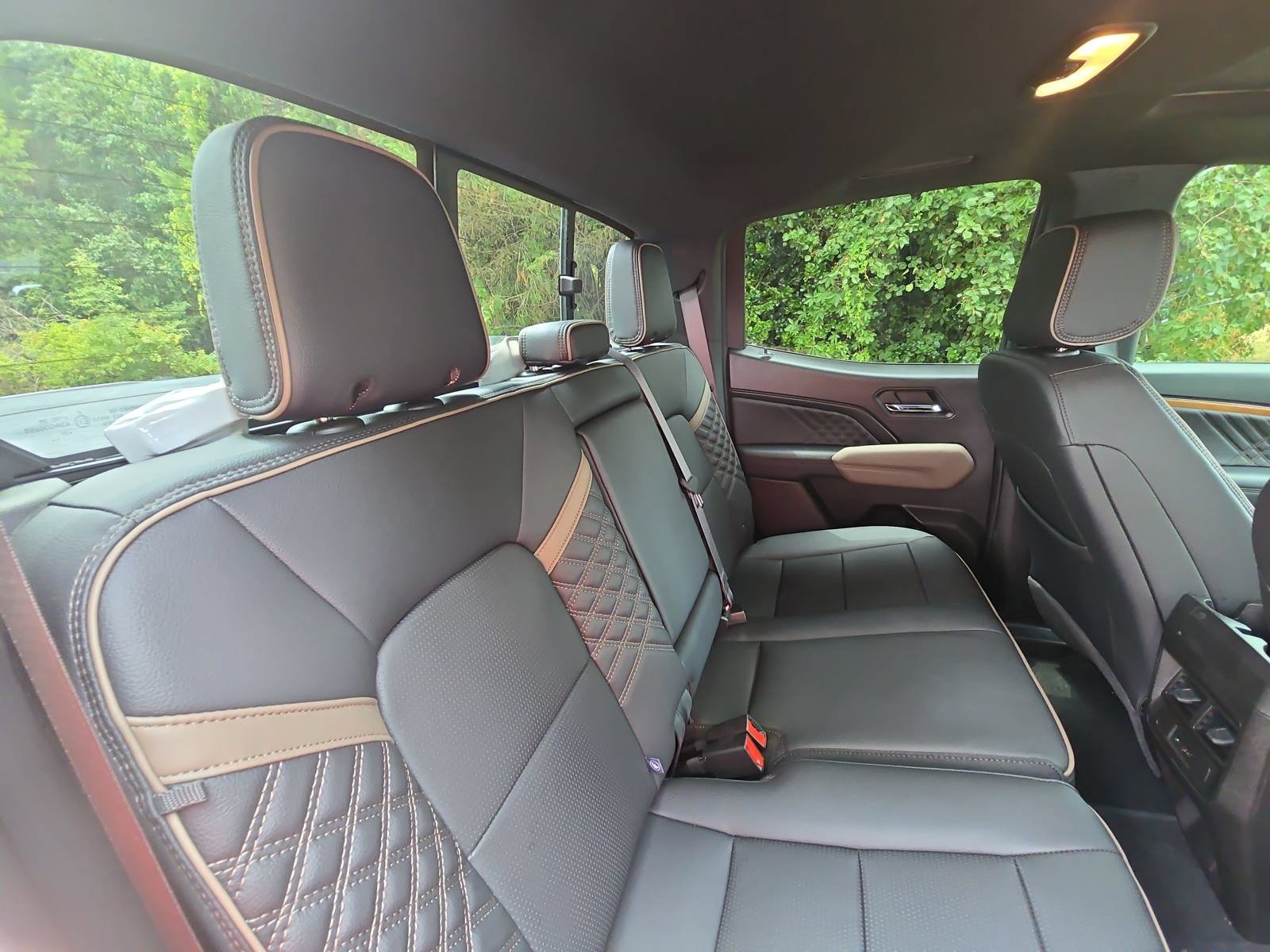 Used 2026 GMC Canyon Denali AWD/4WD image 11