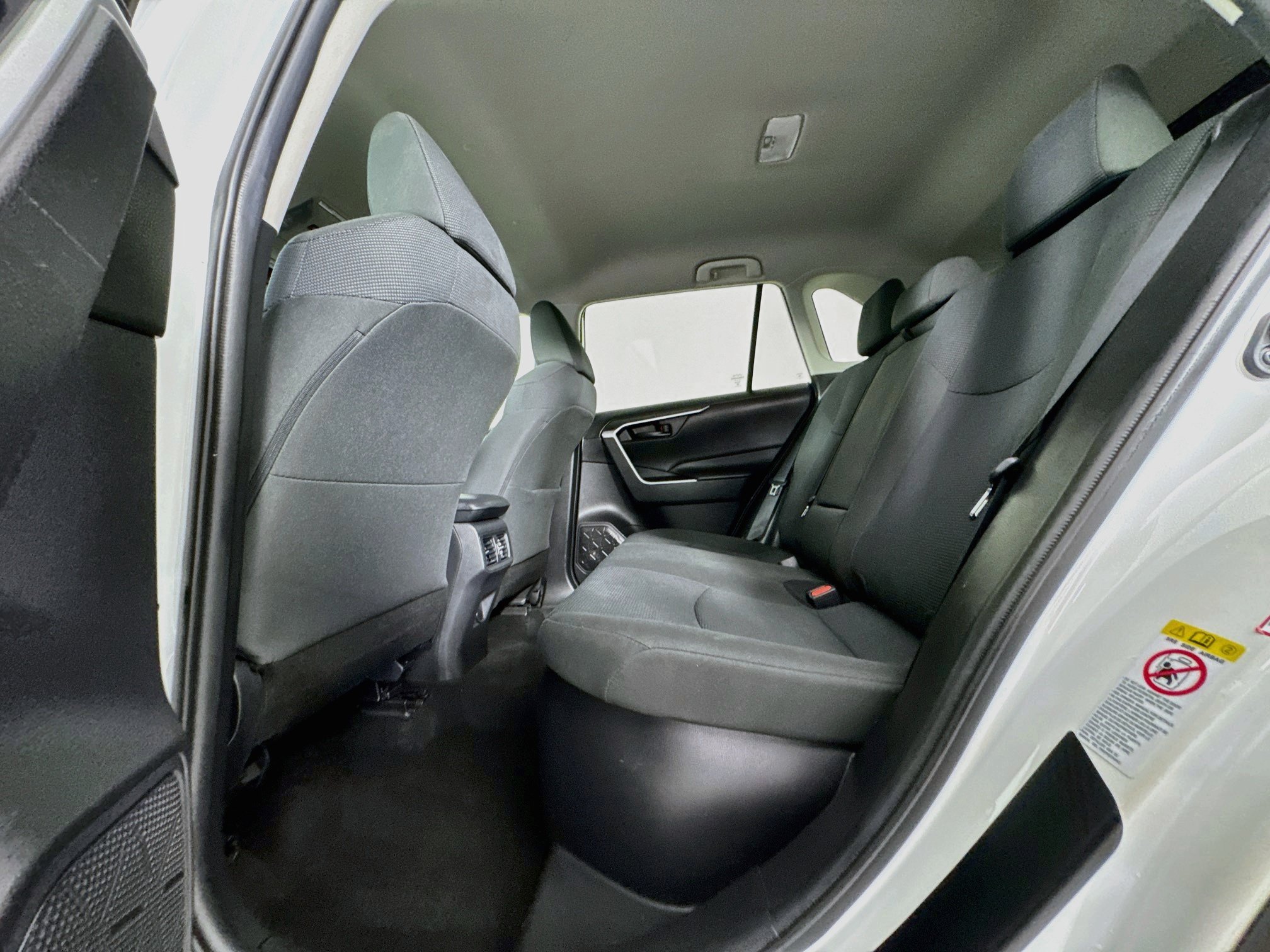 Used 2020 Toyota RAV4 LE AWD/4WD image 22