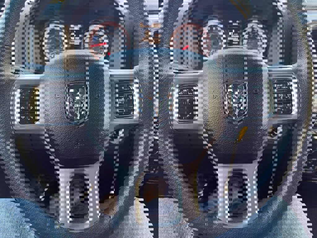 Used 2022 RAM 1500 Classic SLT image 9