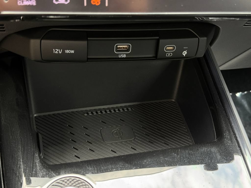 Certified 2025 Kia Niro Wind FWD image 25