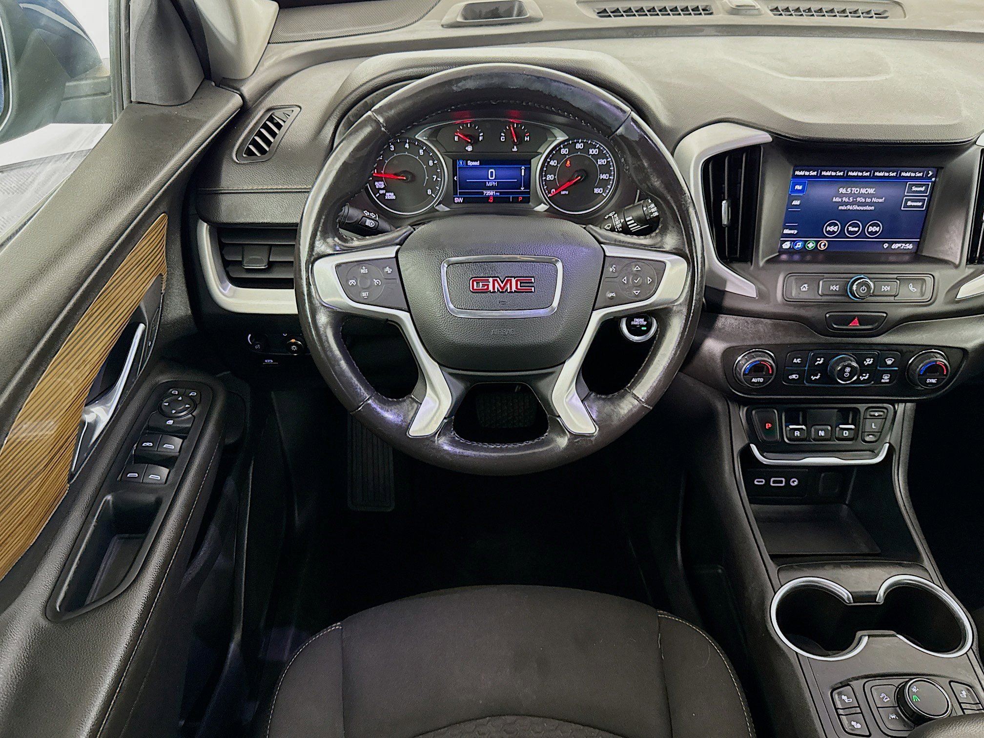 Used 2020 GMC Terrain SLE w/ Driver Convenience Package image 16