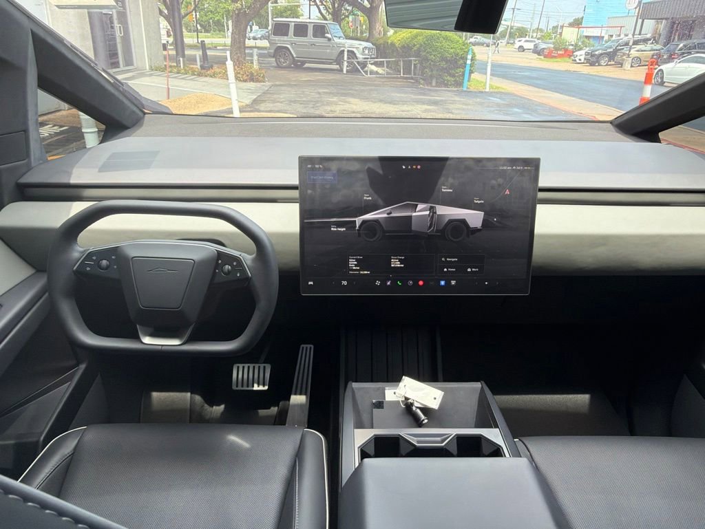 Used 2025 Tesla Cybertruck AWD Crew Cab image 14