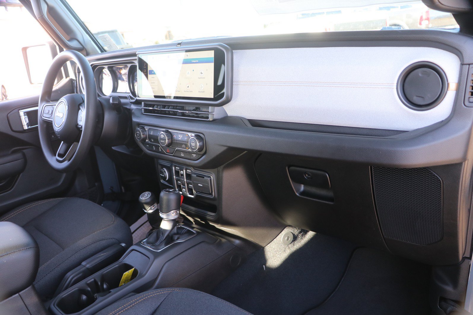 New 2026 Jeep Gladiator Sport AWD/4WD image 33