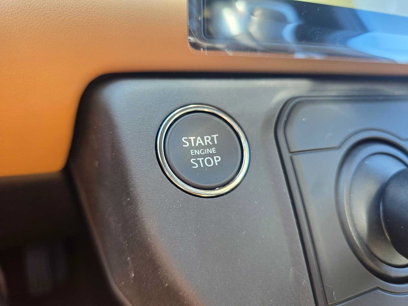 New 2026 Land Rover Defender 130 X-Dynamic SE AWD/4WD image 31