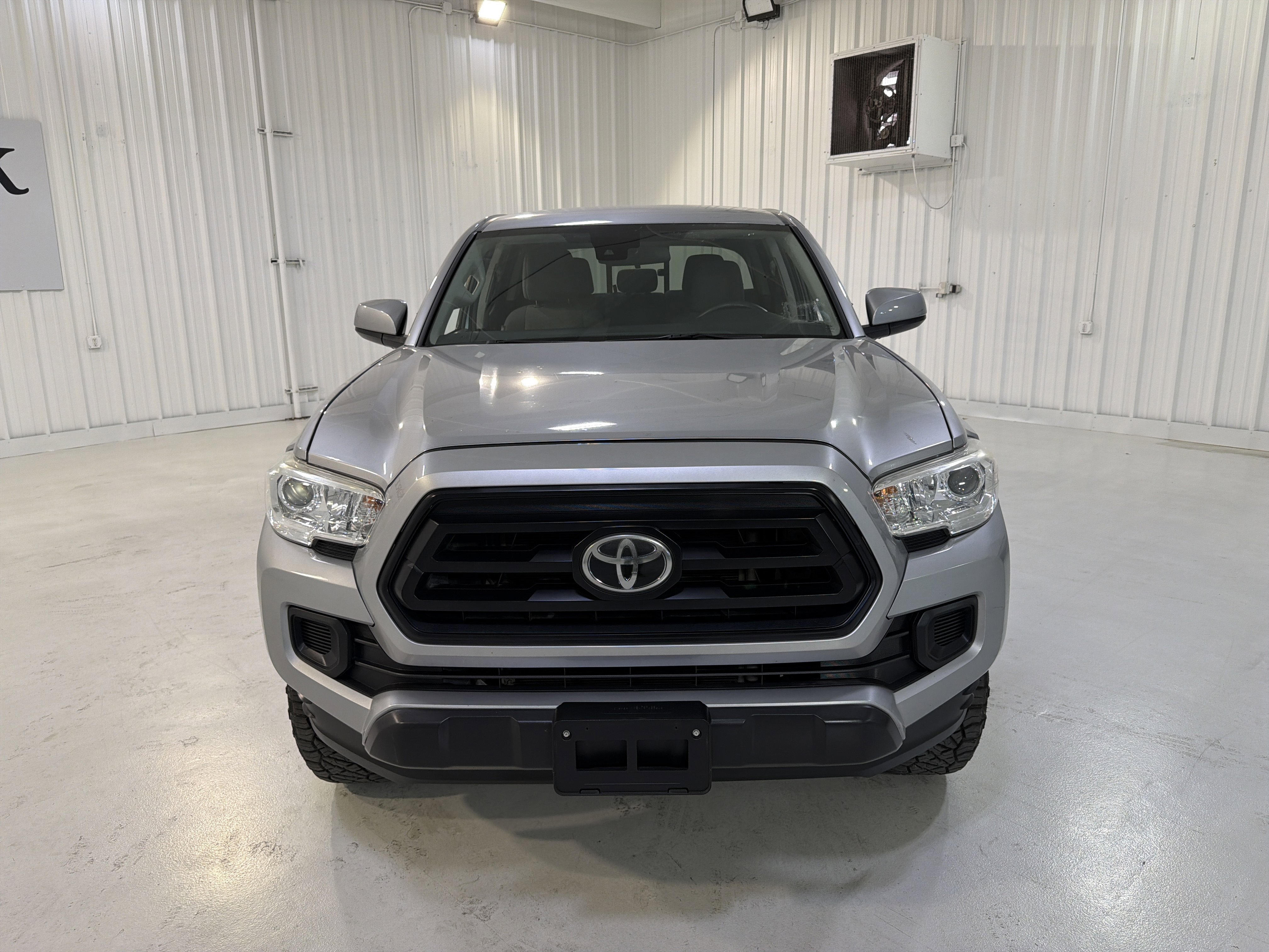 Used 2020 Toyota Tacoma SR w/ SR Convenience Package image 8