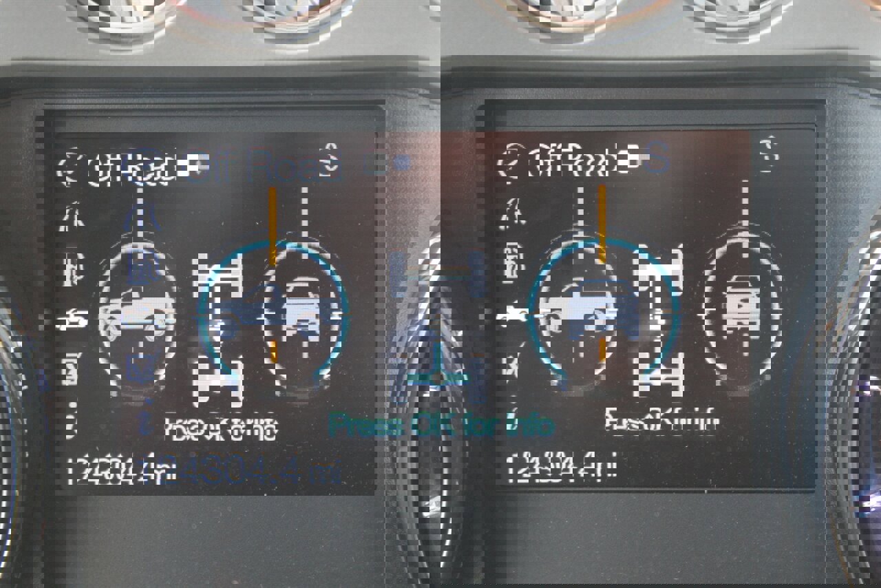 Used 2015 Ford F250 Lariat w/ Chrome Package image 5