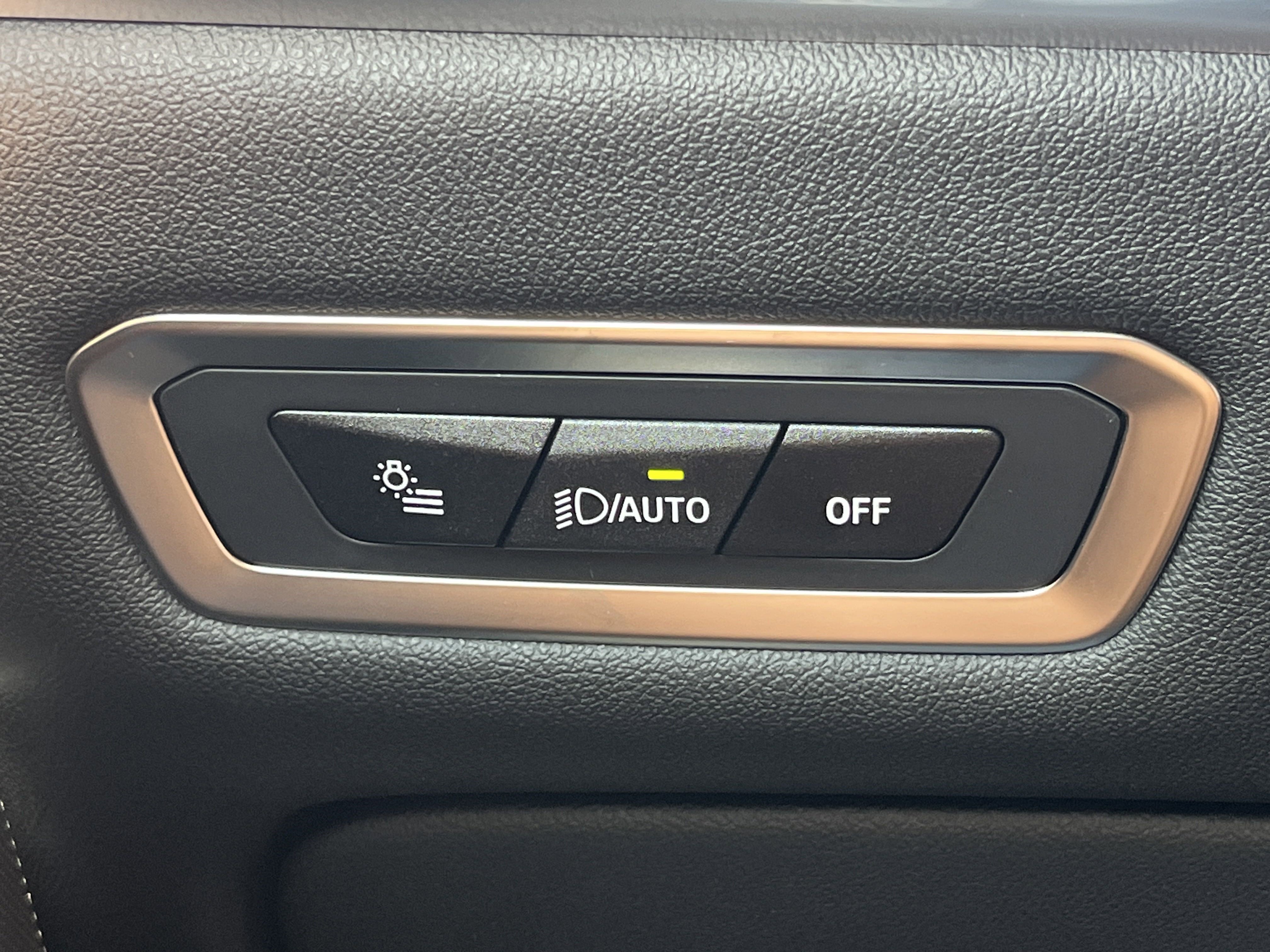 New 2026 BMW X7 xDrive40i w/ Premium Package image 16