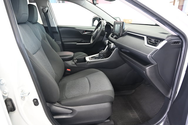 Used 2022 Toyota RAV4 XLE AWD/4WD image 11