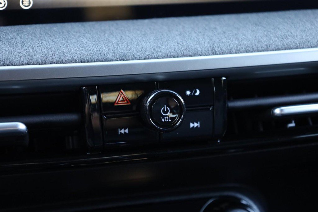 New 2026 Nissan Kicks SV image 13