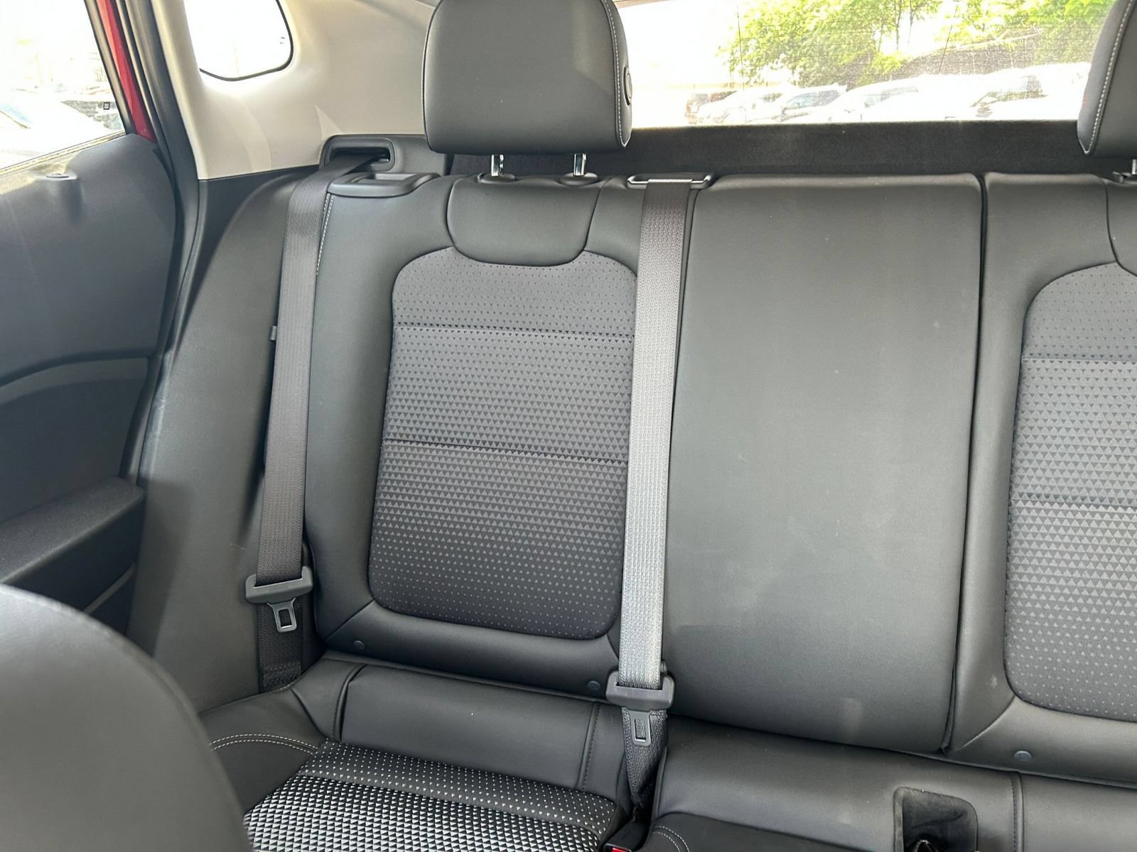 Used 2025 Chevrolet Trax LT FWD image 34