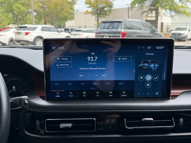 Used 2022 Lincoln Nautilus Reserve w/ Luxury Package image 11