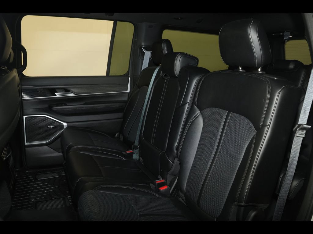 Used 2024 Jeep Wagoneer Series II w/ Flexible Seating Group AWD/4WD image 30