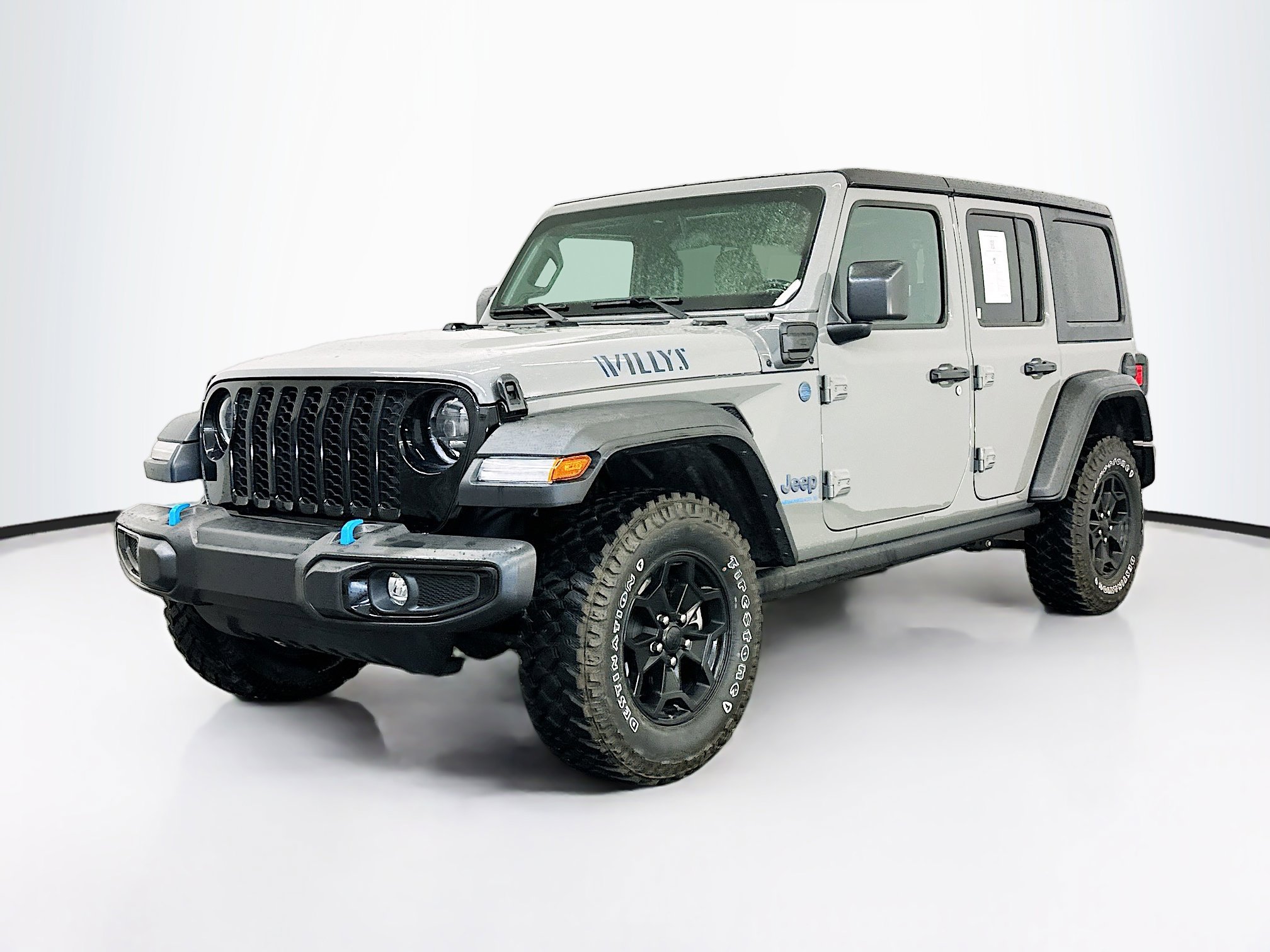 Used 2023 Jeep Wrangler Unlimited w/ Cold Weather Group AWD/4WD image 3