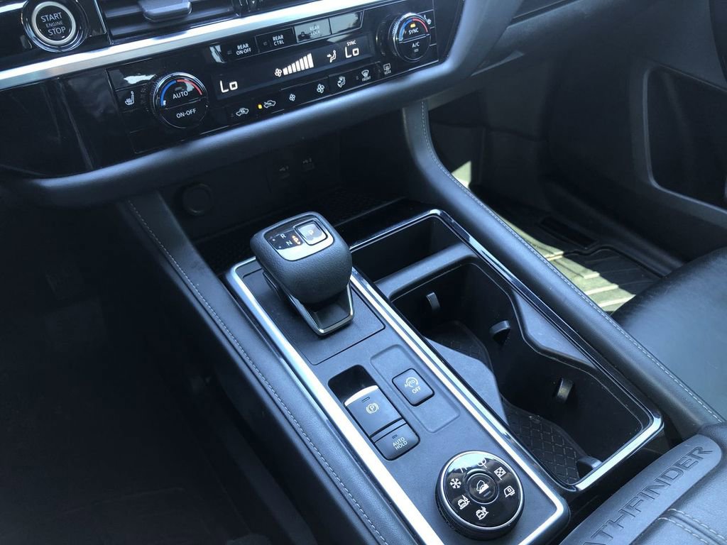 Used 2022 Nissan Pathfinder SV image 27