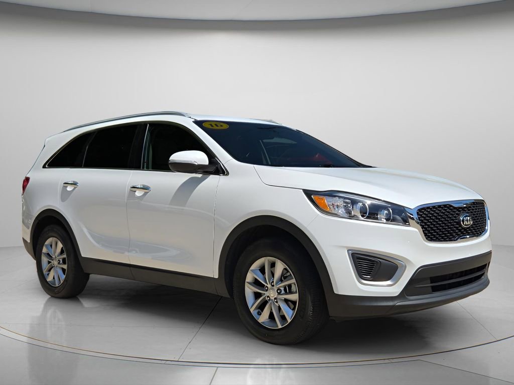 Used 2016 Kia Sorento LX w/ LX Convenience Package image 9