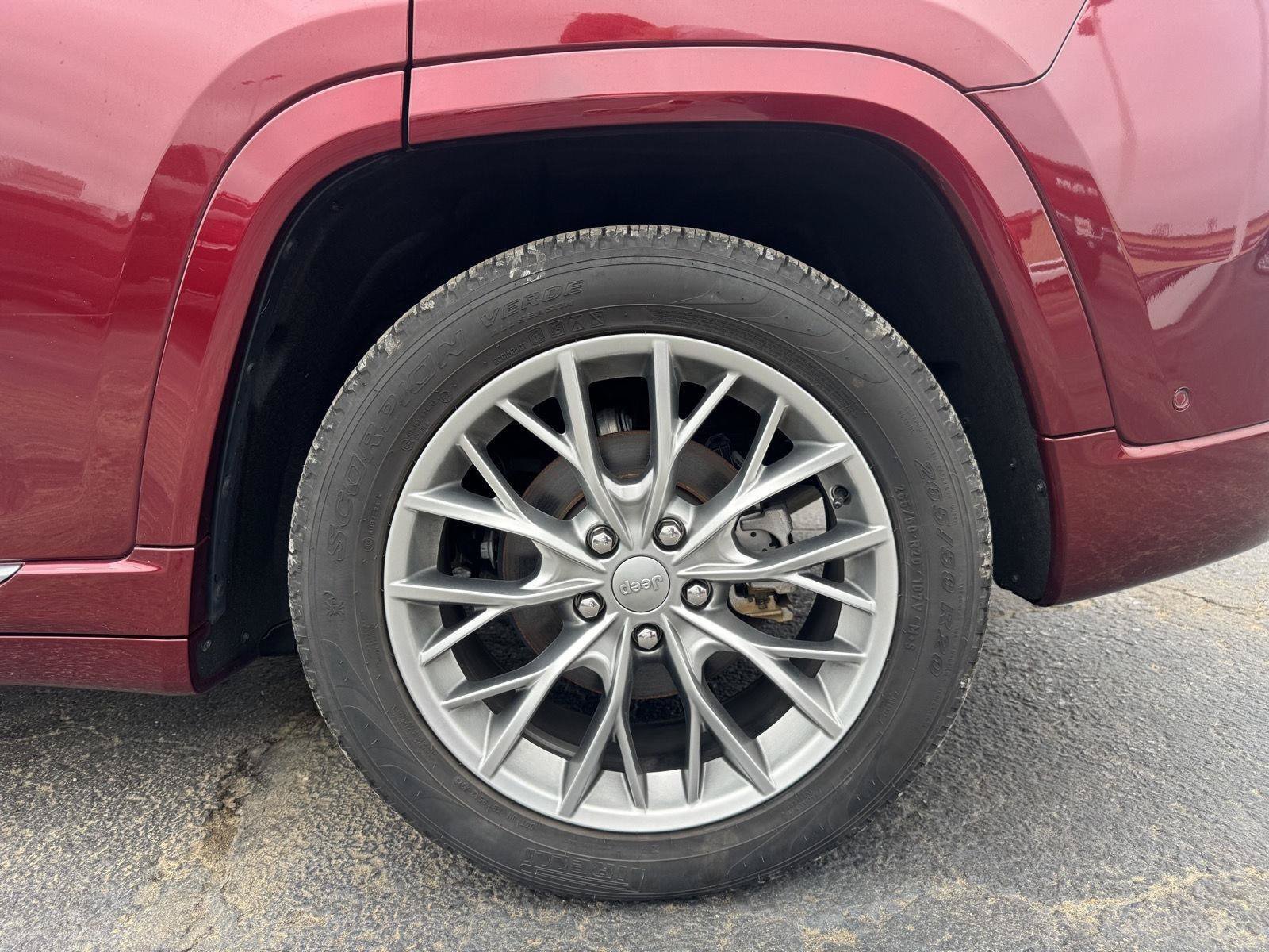 Used 2024 Jeep Grand Cherokee Summit AWD/4WD image 11