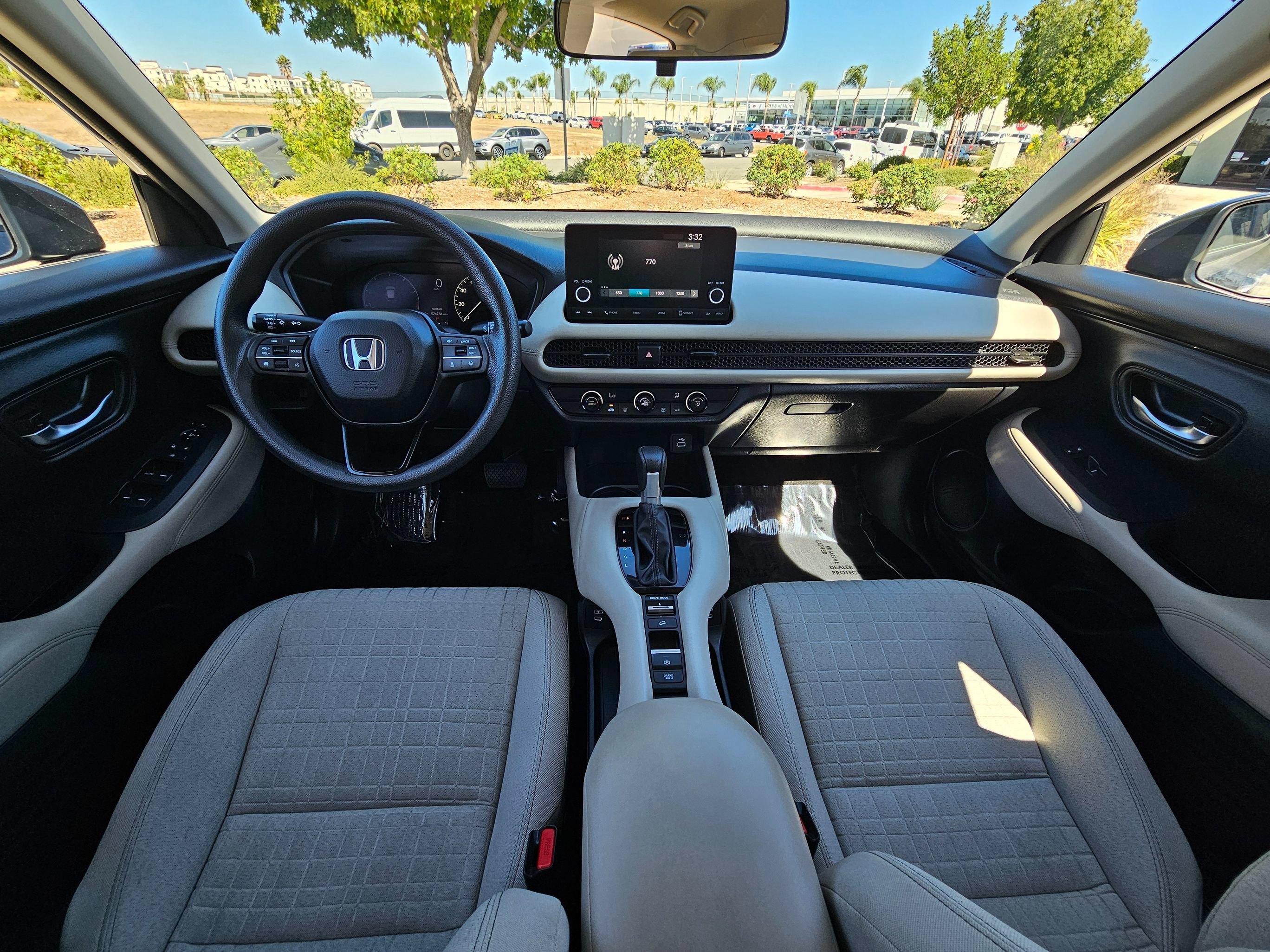 Used 2025 Honda HR-V LX image 21
