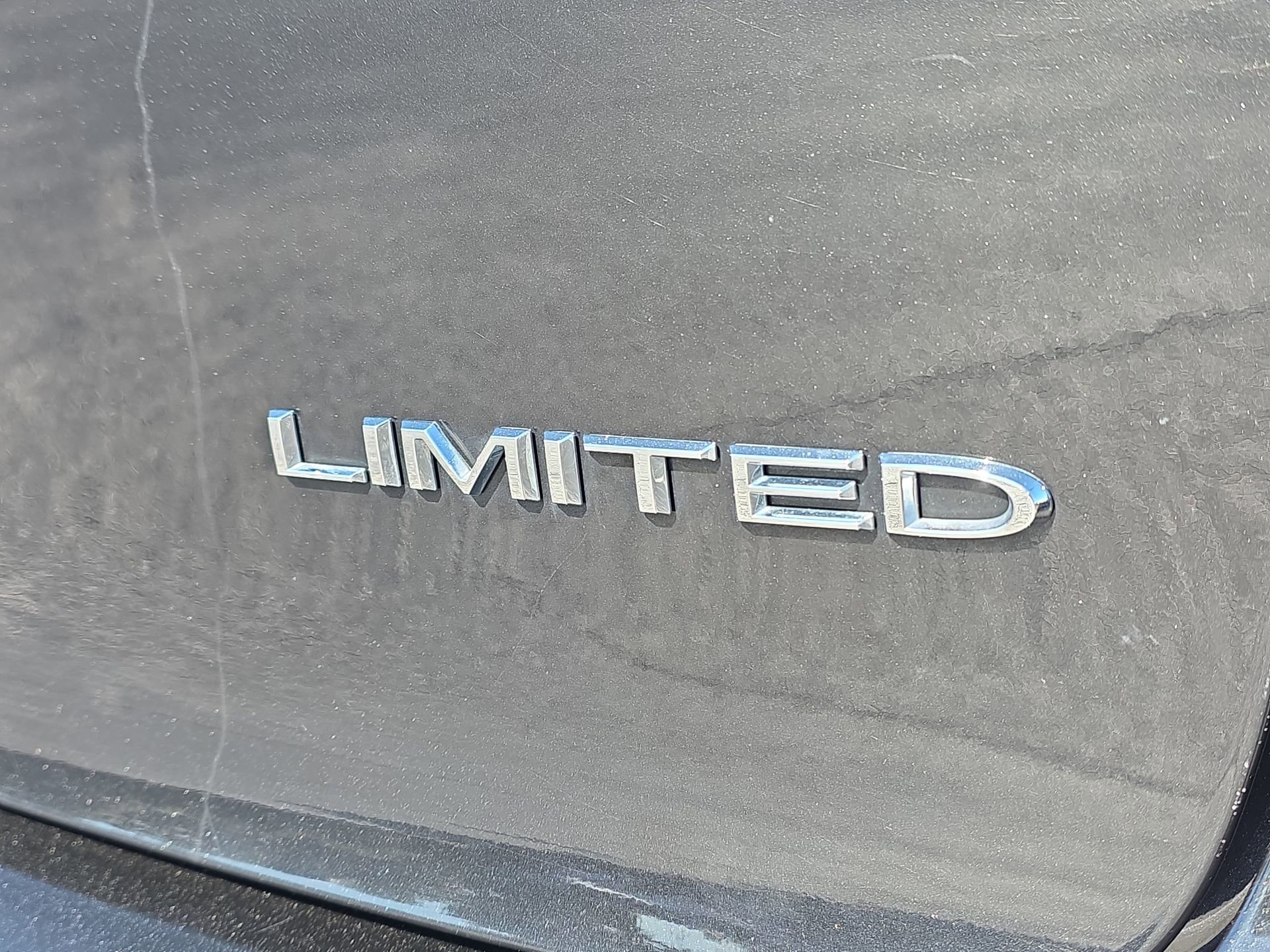 Used 2024 Chrysler Pacifica Limited FWD image 16