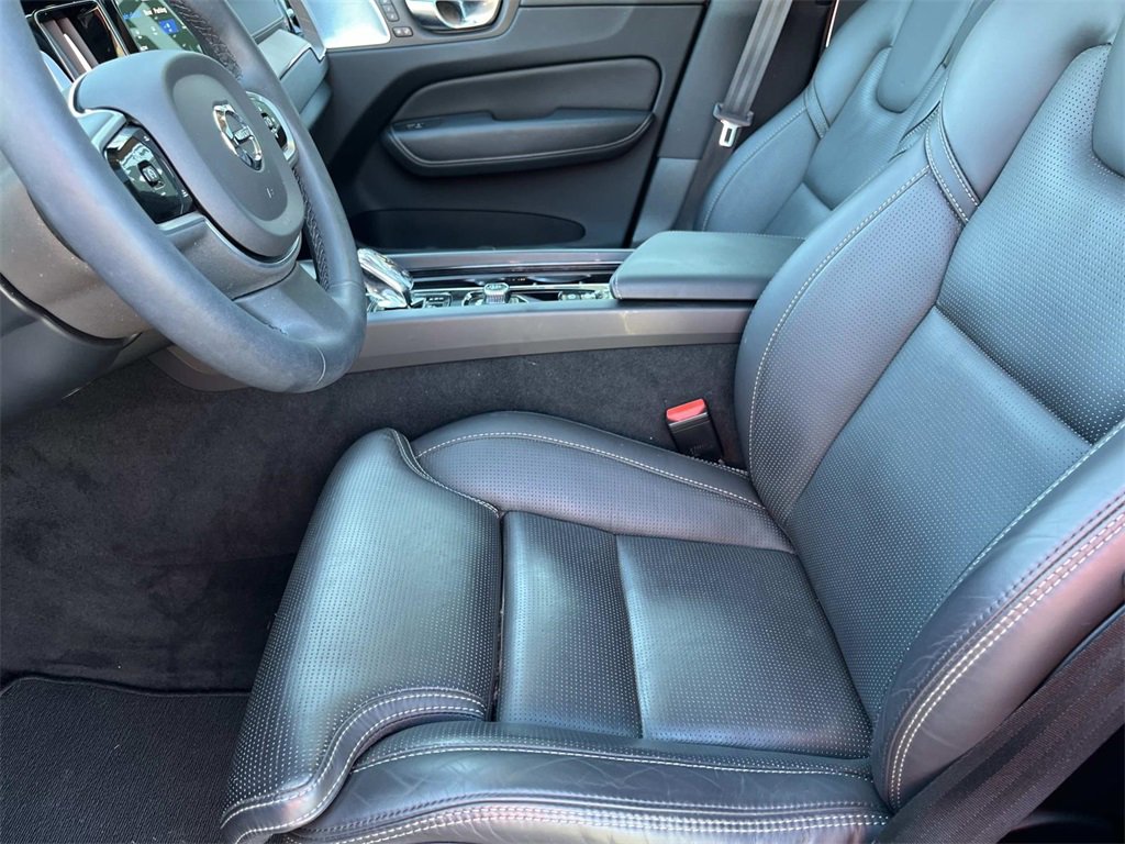 Used 2023 Volvo XC60 B5 Ultimate image 28