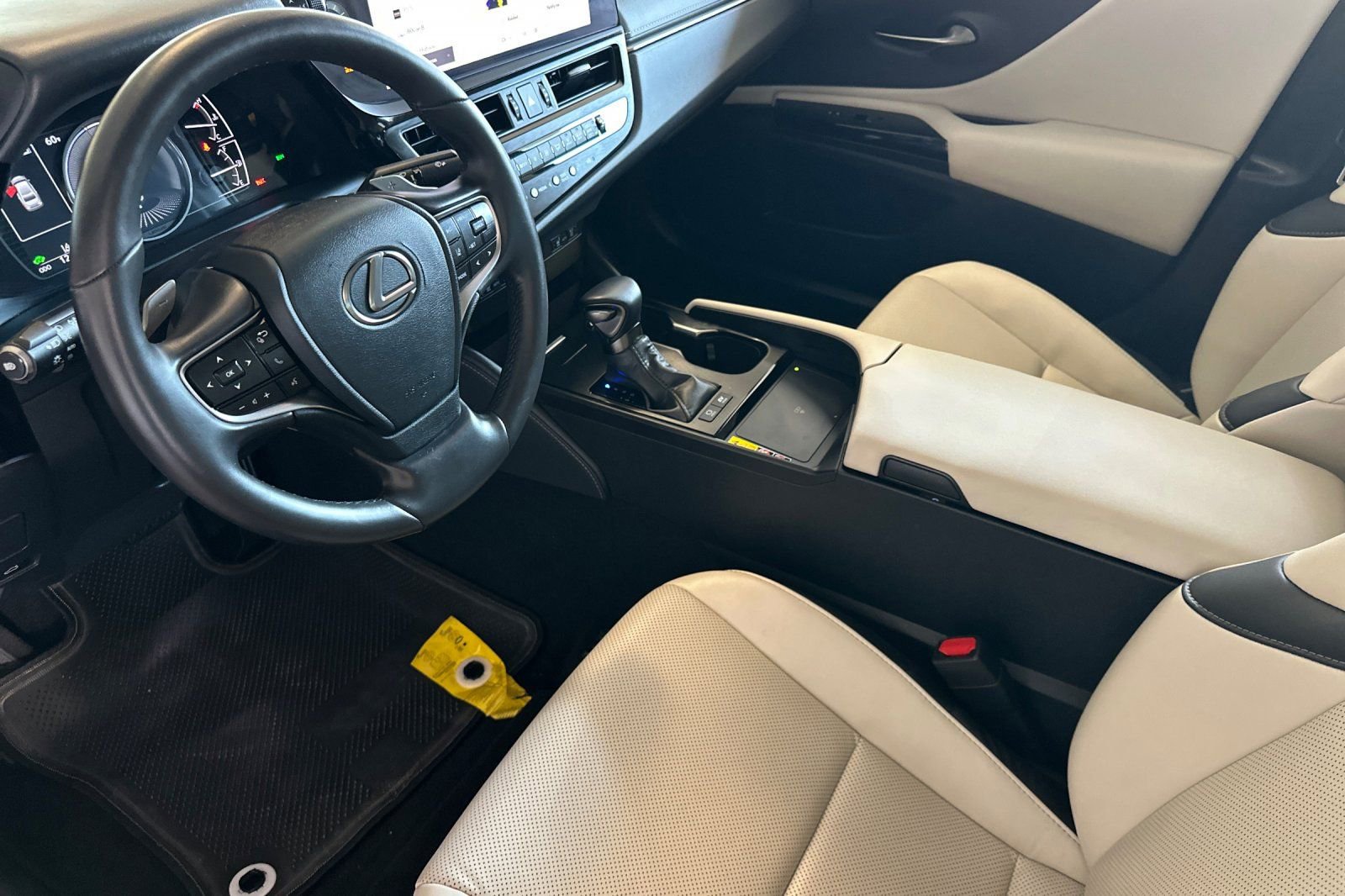 Certified 2025 Lexus ES 300h w/ Premium Package image 7