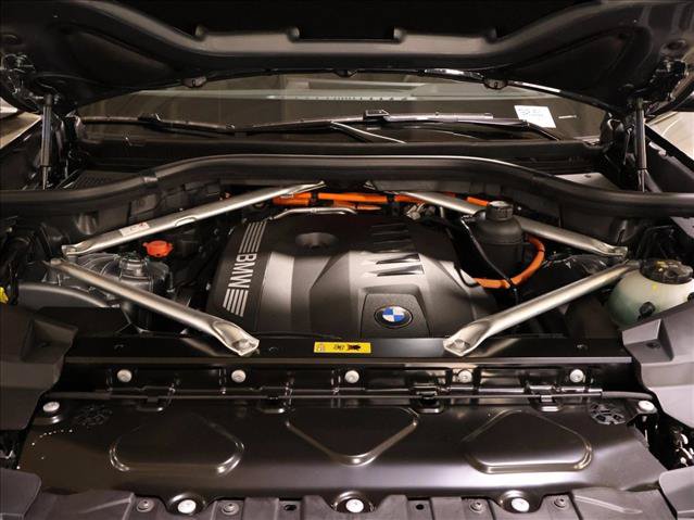 New 2026 BMW X5 xDrive50e w/ M Sport Package AWD/4WD image 18