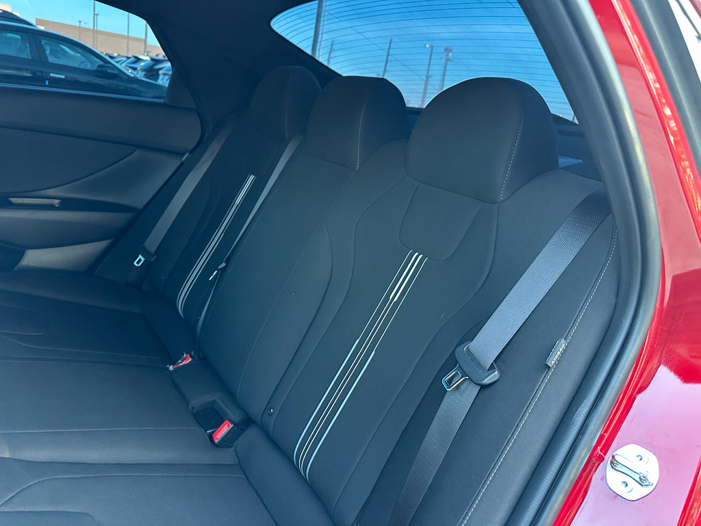 Used 2025 Hyundai Elantra Sport image 27