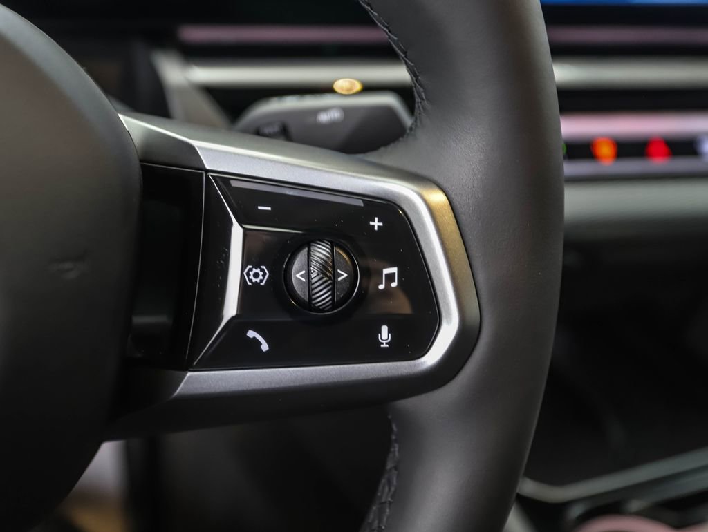 Used 2026 BMW i5 eDrive40 w/ M Sport Package image 13