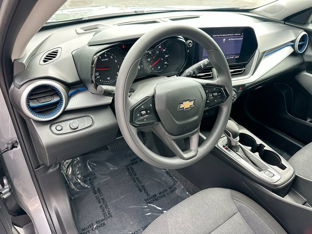Certified 2024 Chevrolet Trax LS w/ LS Convenience Package FWD image 9