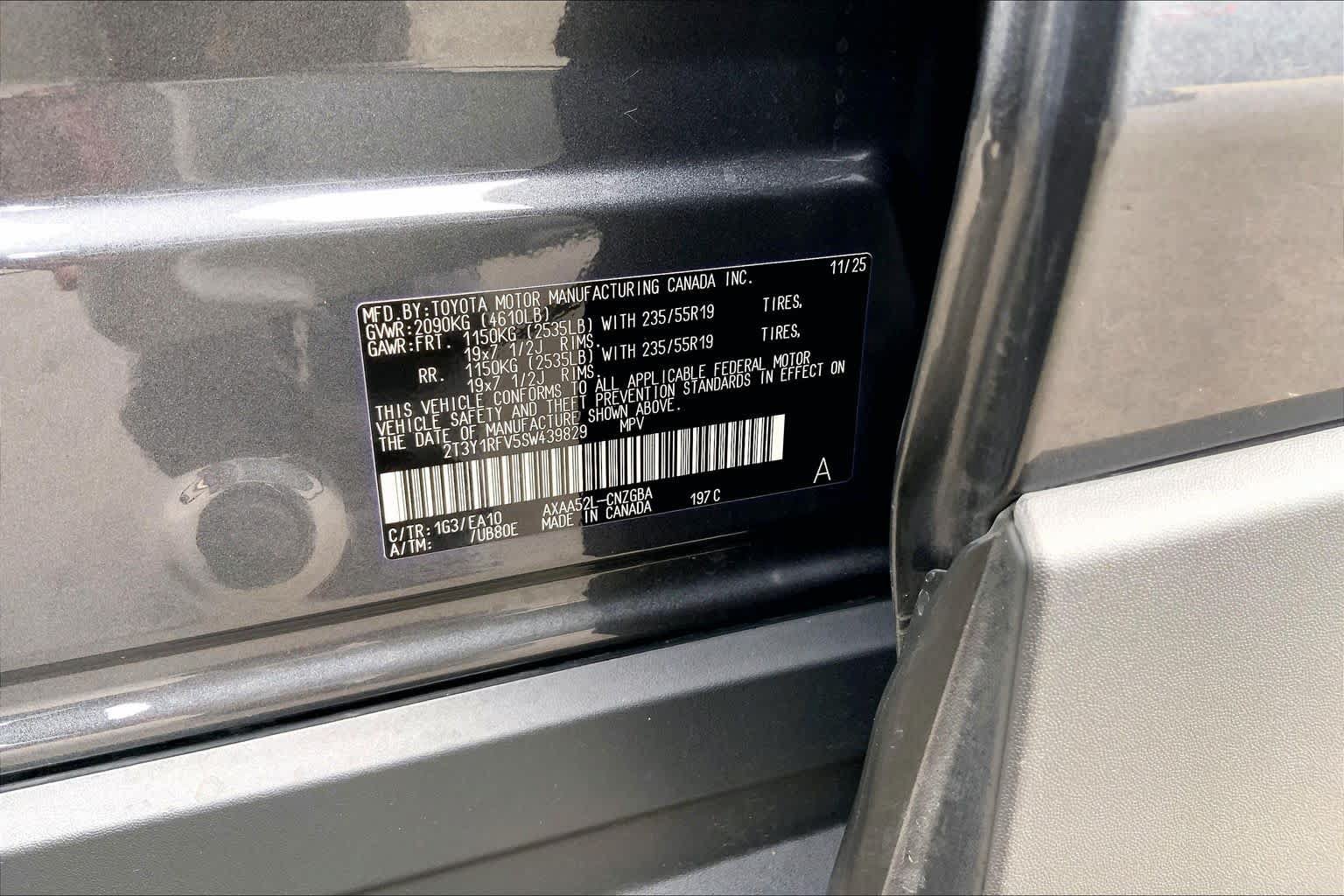 Used 2025 Toyota RAV4 Limited FWD image 36