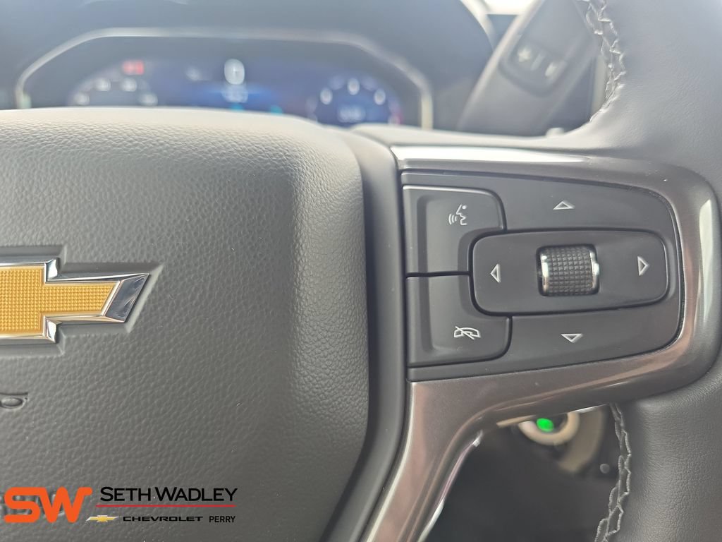 Used 2024 Chevrolet Silverado 2500 High Country w/ High Country Premium Package AWD/4WD image 18
