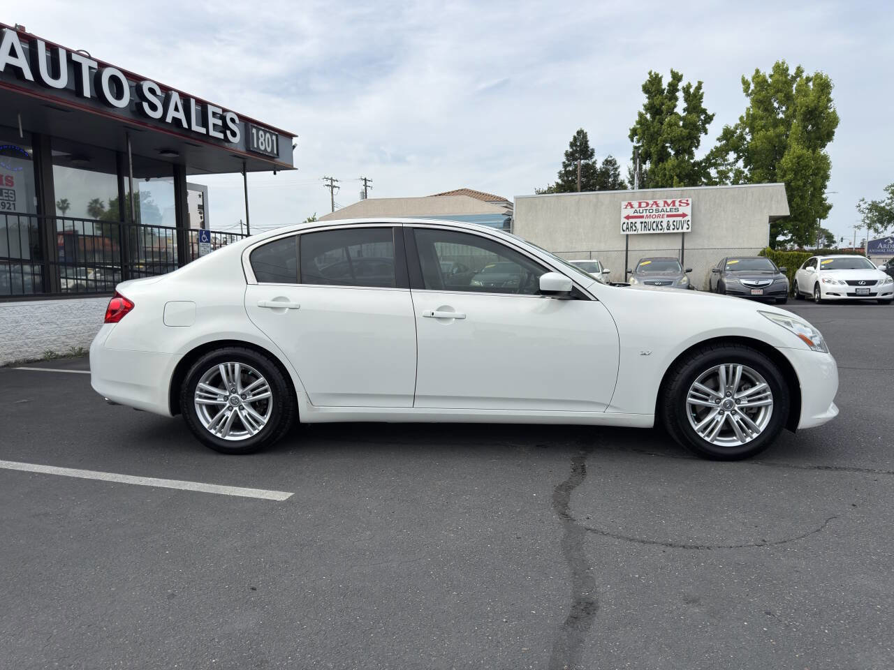 Used 2015 INFINITI Q40 RWD image 2