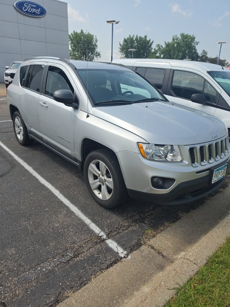 Used 2011 Jeep Compass Latitude AWD/4WD image 3